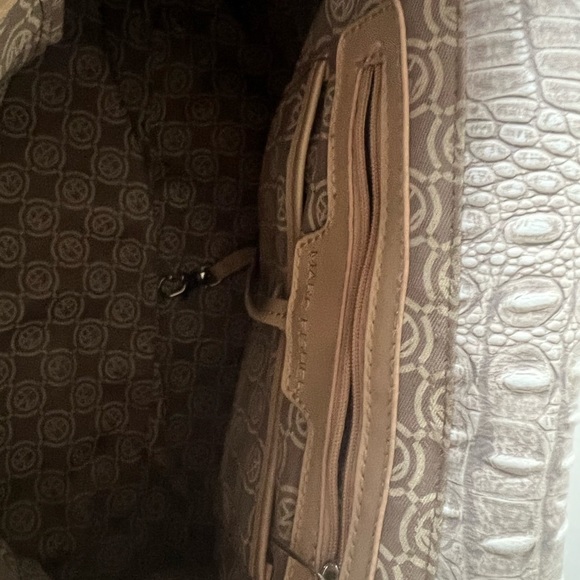 MARC FISHER PURSE - Picture 6 of 7